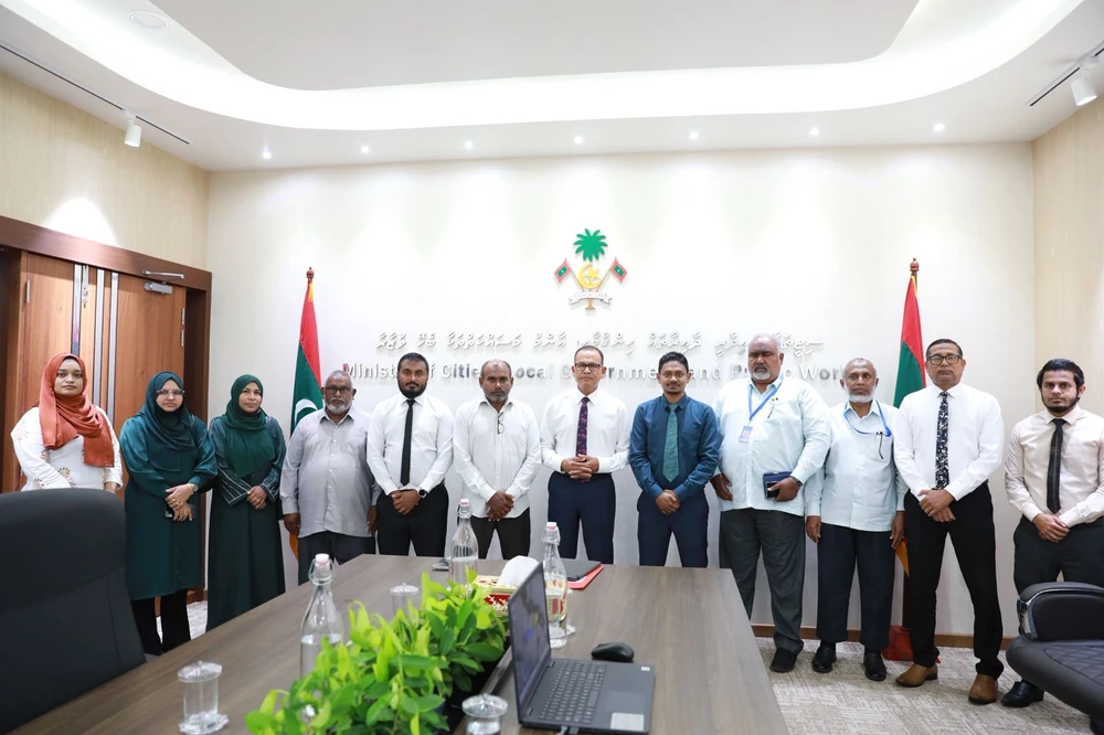 photo for މިނިސްޓަރ އާދަމް ޝަރީފު ޢުމަރު ގއ. މާމެންދޫ ކައުންސިލާ ބައްދަލުކުރައްވައިފި 